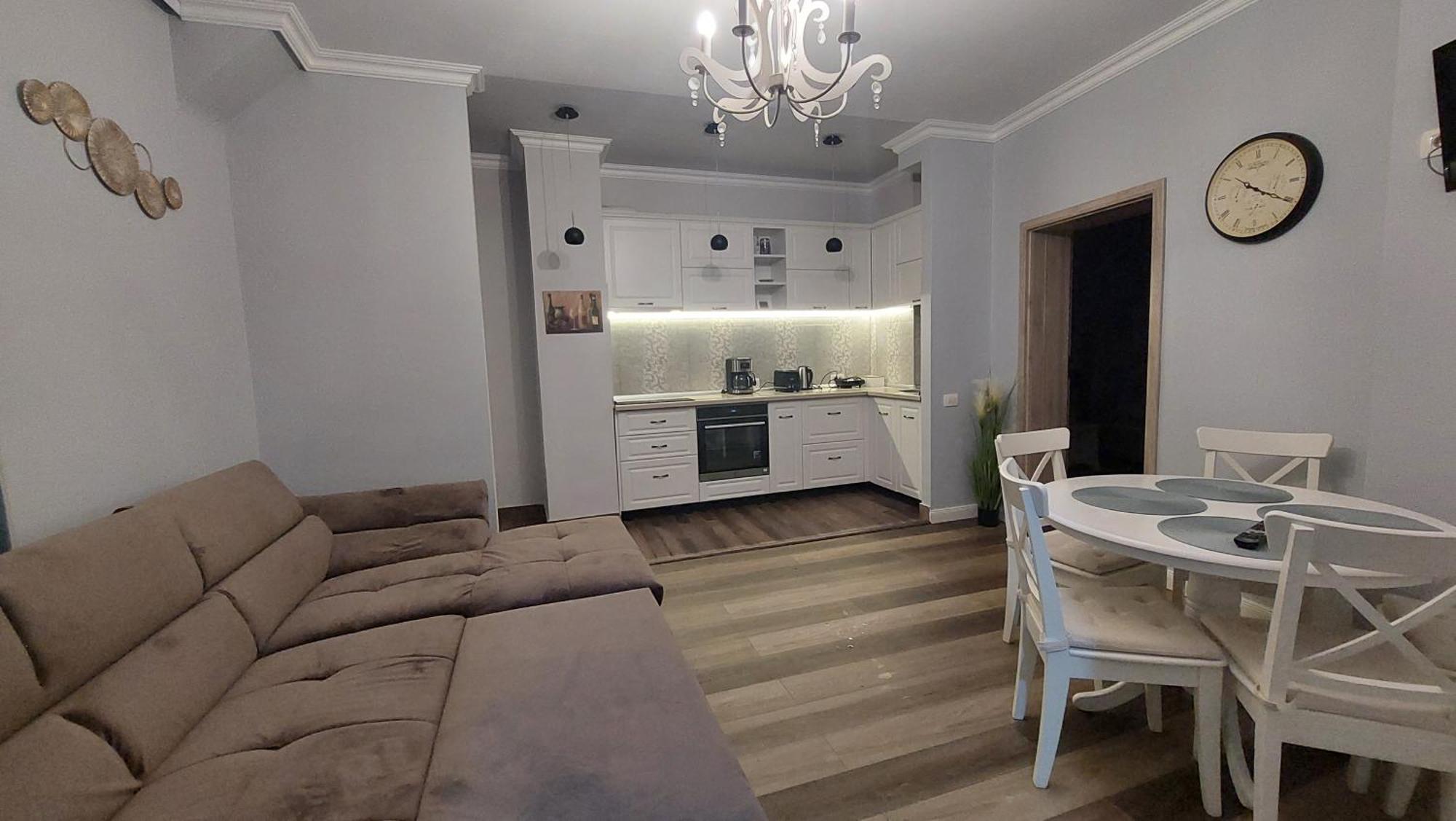 Sunrise Tampa Residence บราชอฟ ภายนอก รูปภาพ