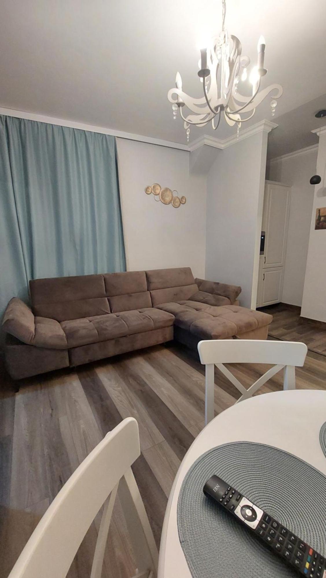 Sunrise Tampa Residence บราชอฟ ภายนอก รูปภาพ